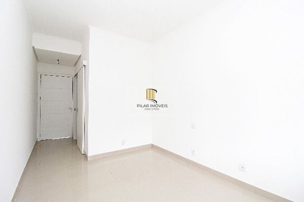 Casa para Venda - 150m², 4 dormitórios, sendo 2 suites  com uma no térreo, 2 vagas - Lagos De Nova Ipanema