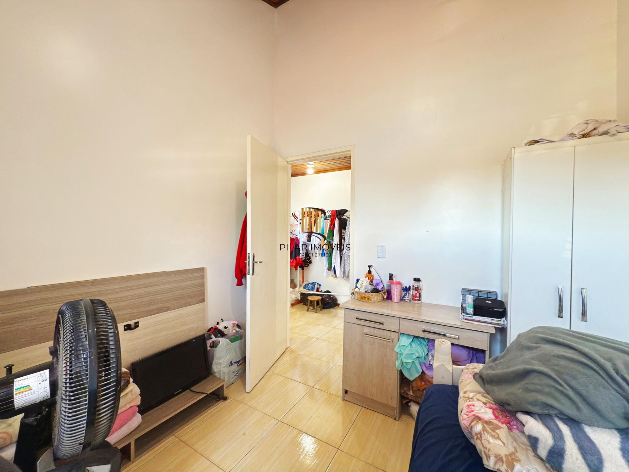 Casa 2 dormitórios no bairro Hípica