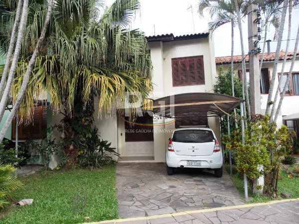 Casa Condominio para Venda - 220m², 3 dormitórios, sendo 1 suites, 4 vagas - Hípica