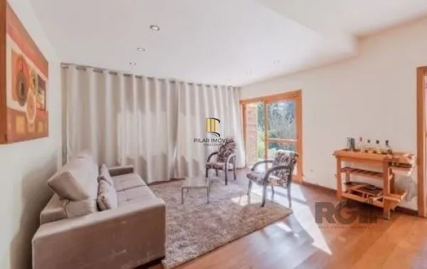 Casa em Porto Alegre, no bairro Aberta dos Morros, com 4 dormitório(s), e 4 banheiros, à venda.