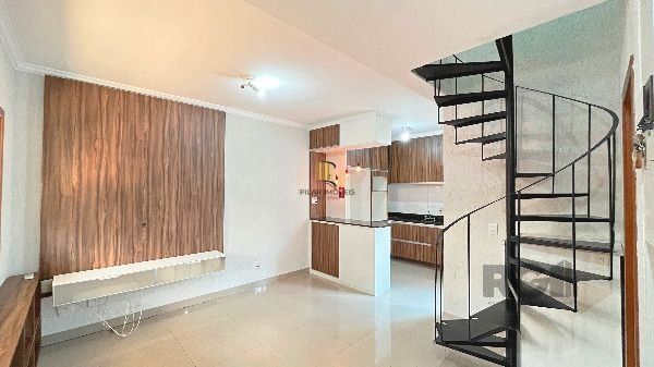 Casa Condominio em Porto Alegre, no bairro Coronel Aparício Borges, com 2 dormitório(s), e 2 banheiros, à venda.