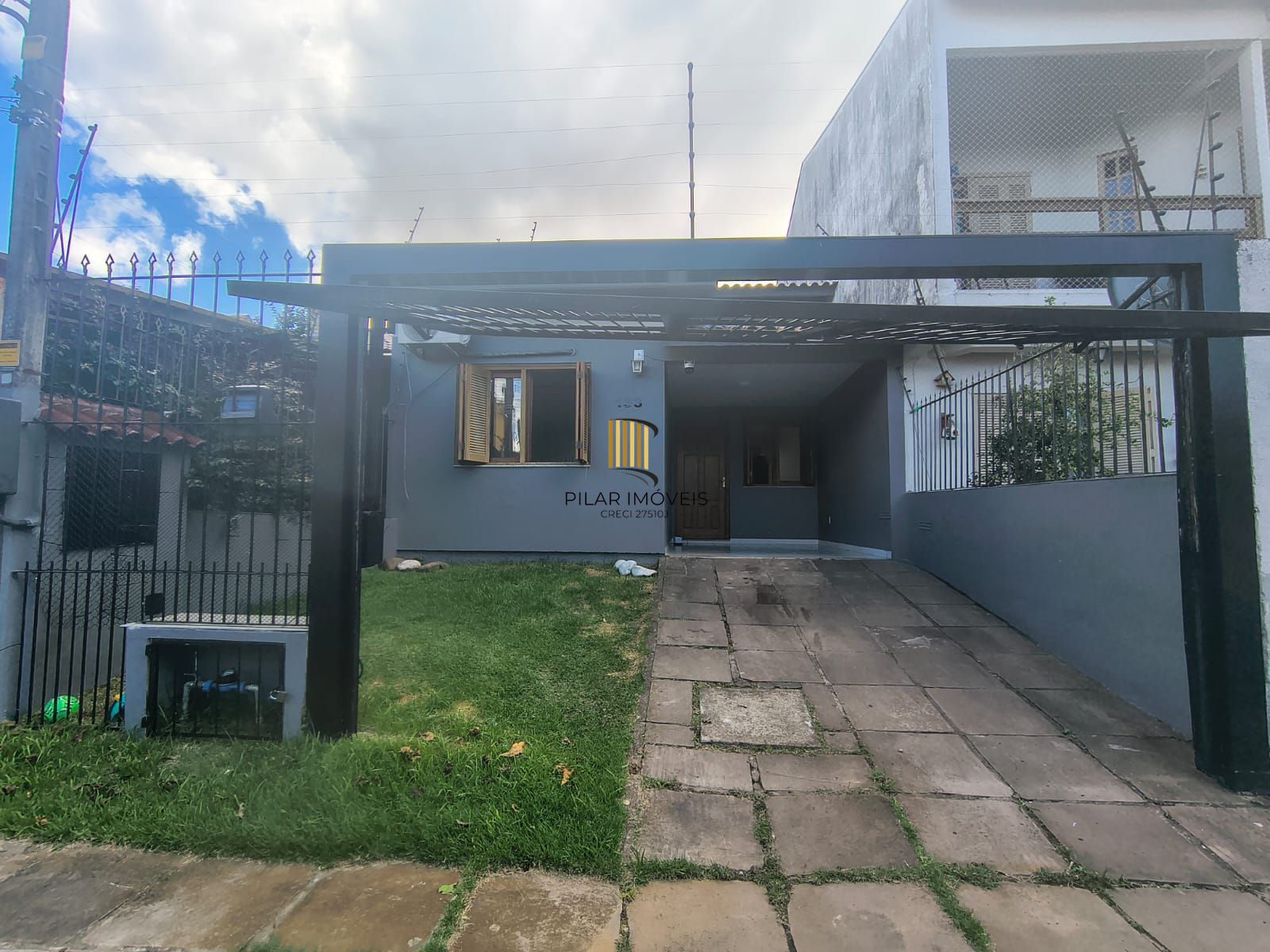 Casa terrea de 3 dormitorios sendo uma suite no bairro Hipica
