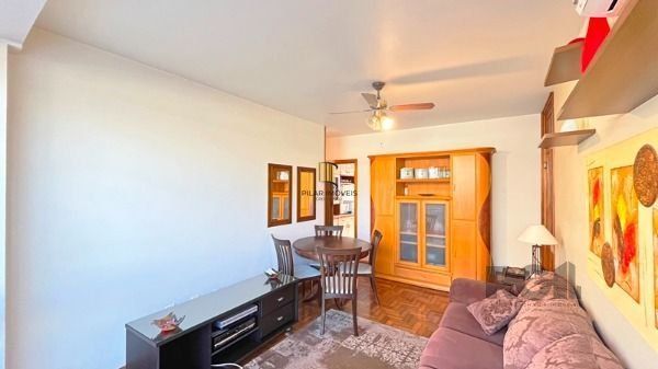 Apartamento em Porto Alegre, no bairro Praia de Belas, com 2 dormitório(s), e 2 banheiros, à venda.