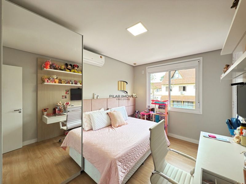 Casa 4 dormitórios no bairro Camaquã