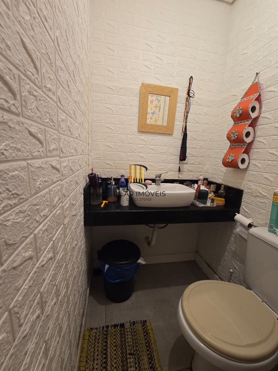 Casa 3 dormitórios no bairro Hípica