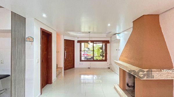 Casa em Porto Alegre, no bairro Hípica, com 3 dormitório(s), e 3 banheiros, à venda.