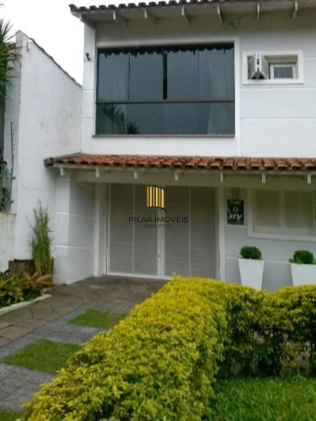 Casa em Porto Alegre, no bairro Ipanema, com 4 dormitório(s), e 4 banheiros, à venda. - Pilar Imóveis