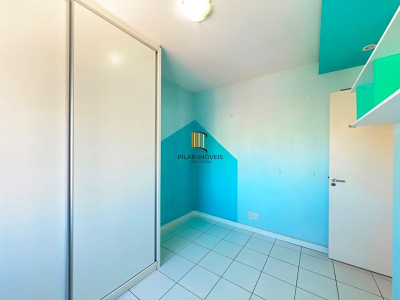 Apartamento com 2 dormitórios, 2 vagas, 65m2 coração do Menino Deus.