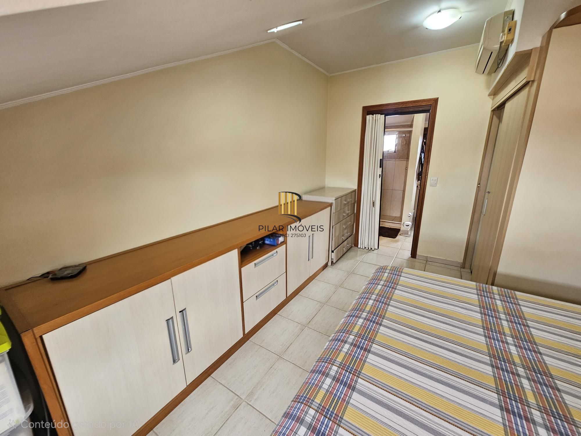 Casa 3 dormitórios em condomínio no bairro Camaquã, a 50 mts da Otto Niemayer.