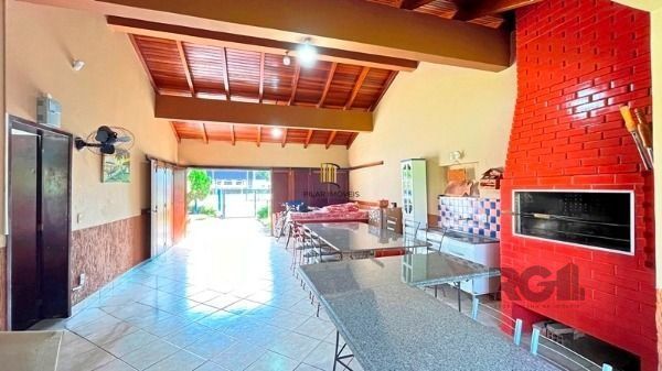 Casa em Porto Alegre, no bairro Ipanema, com 3 dormitório(s), à venda.