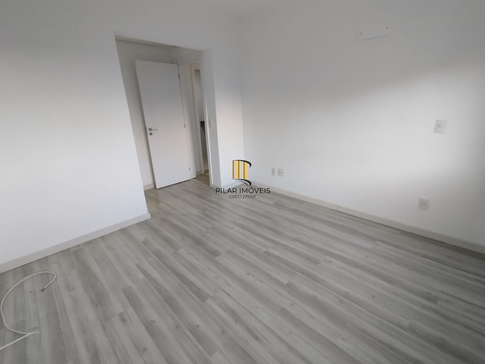 Apartamento, 2 quartos, com 01 suíte, bem localizado, bairro Tristeza.
