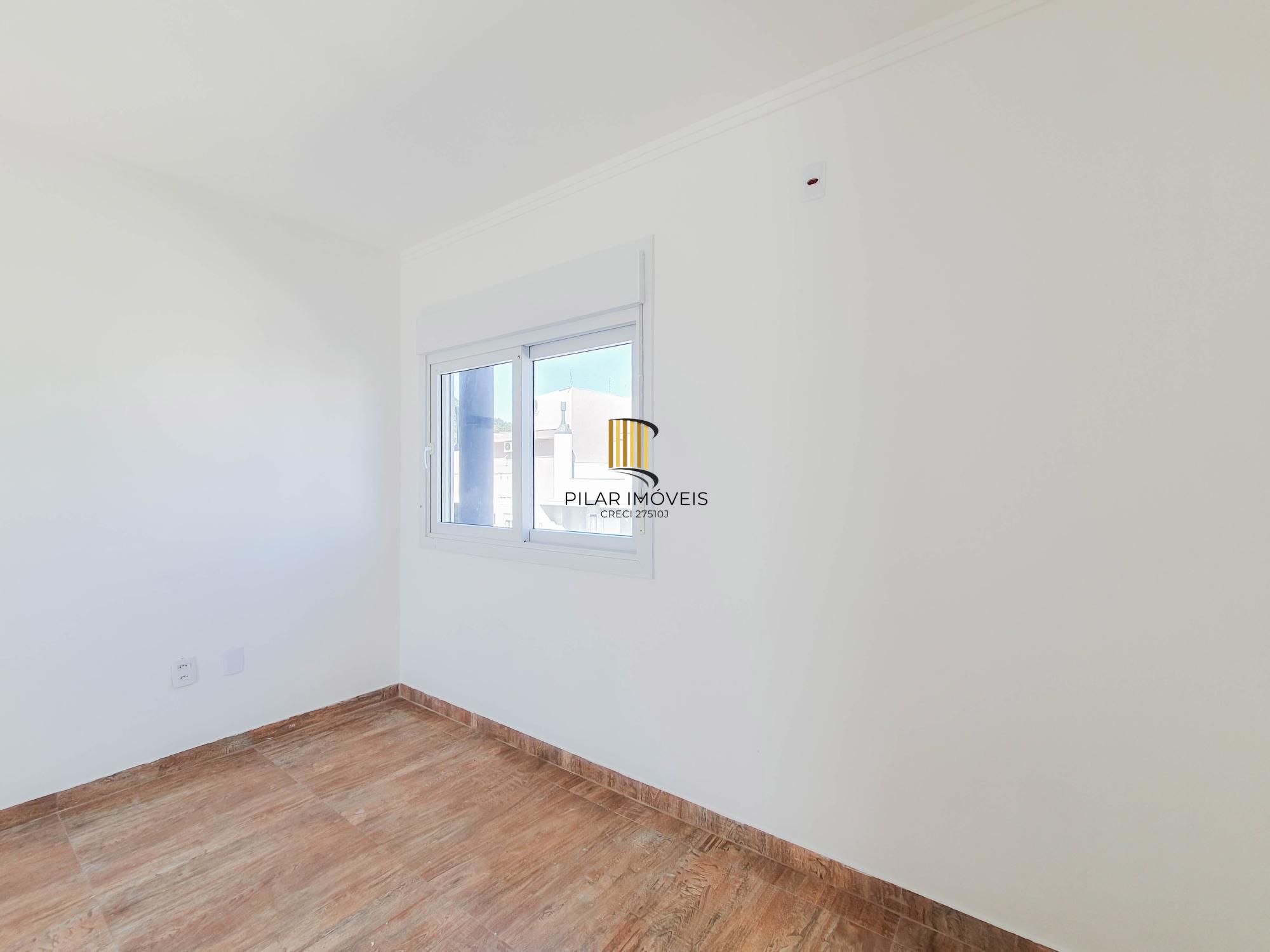Casa 3 dormitórios no bairro Guarujá