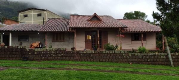 Casa em Porto Alegre, no bairro Campo Novo, com 3 dormitório(s), e 3 banheiros, à venda. - Pilar Imóveis