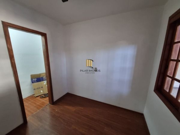Sobrado em Porto Alegre, no bairro Camaquã, com 3 dormitório(s), e 3 banheiros, à venda.