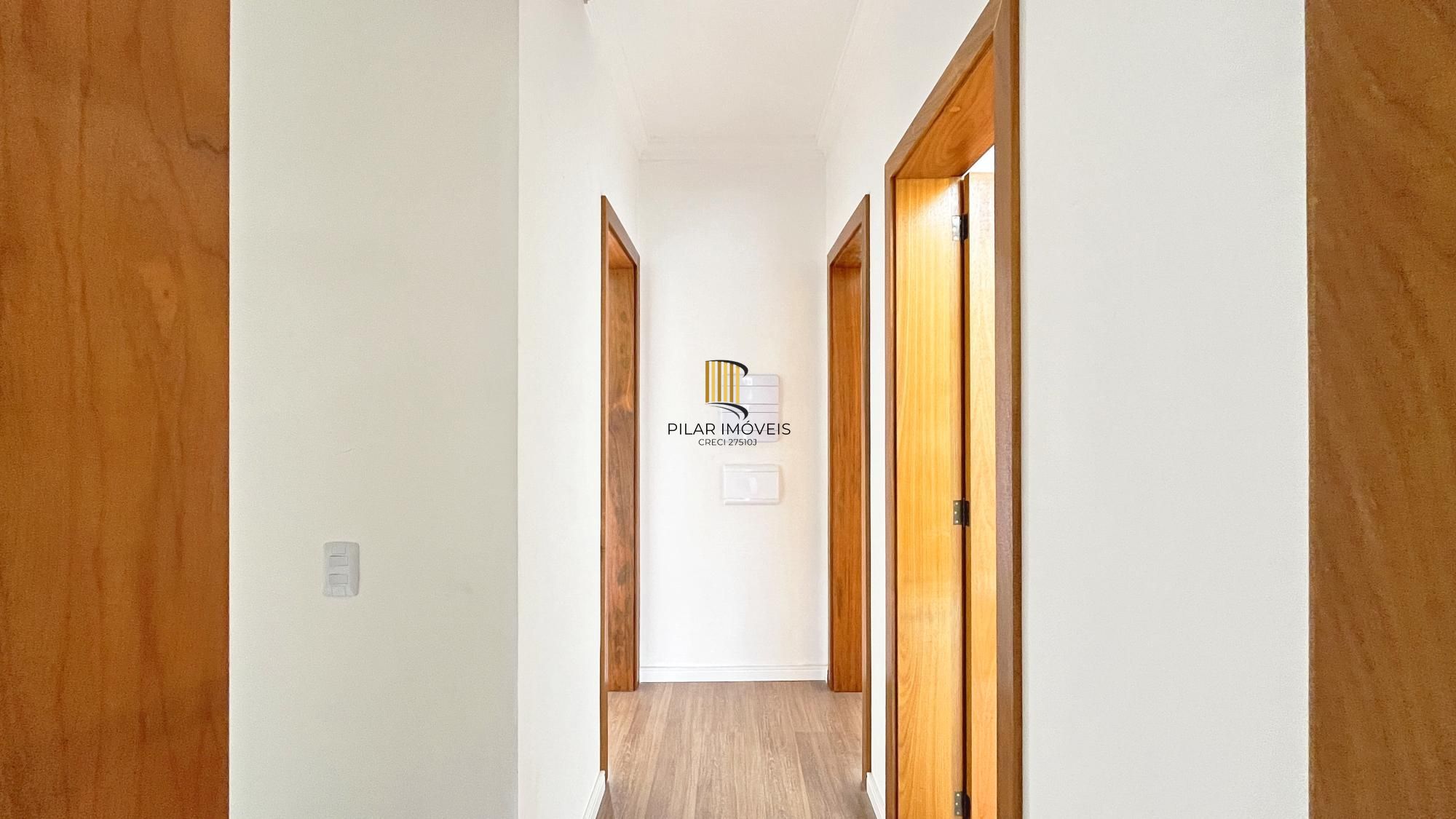 Casa em Porto Alegre, no bairro Hípica, com 3 dormitório(s), à venda.