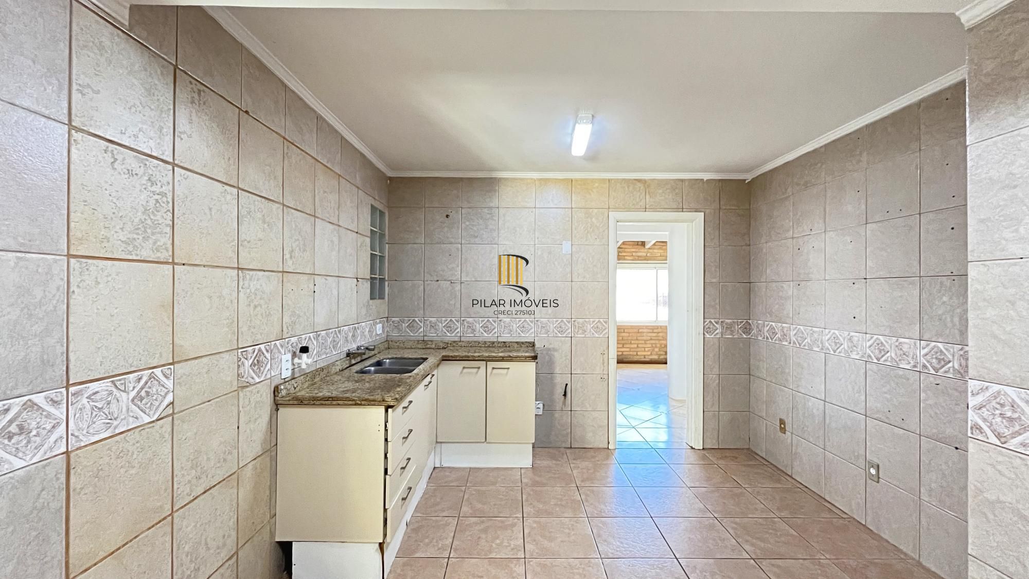 Casa 5 dormitórios no bairro Ipanema