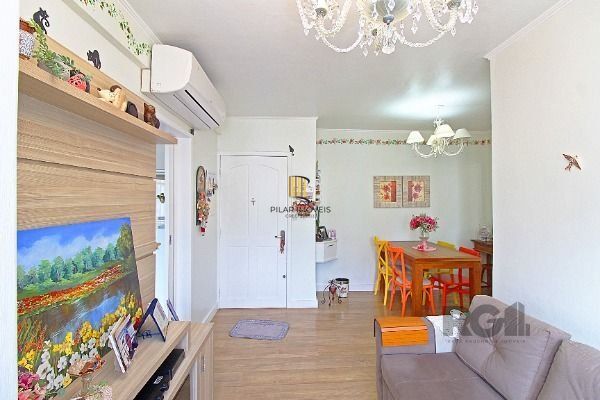 Apartamento em Porto Alegre, no bairro Vila Nova, com 2 dormitório(s), e 2 banheiros, à venda.