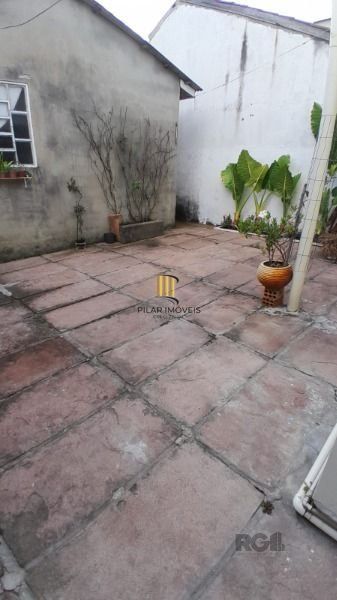 Casa em Porto Alegre, no bairro Restinga, com 2 dormitório(s), e 2 banheiros, à venda.
