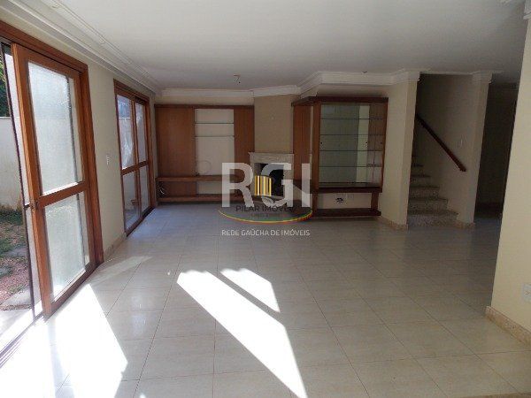 Casa 4 dormitórios no bairro Ipanema