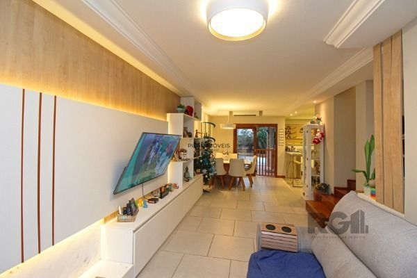 Casa 3 dormitórios no bairro Hípica