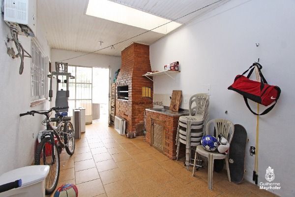 Casa para Venda - 180m², 3 dormitórios, sendo 1 suites, 2 vagas - Jardim Verde