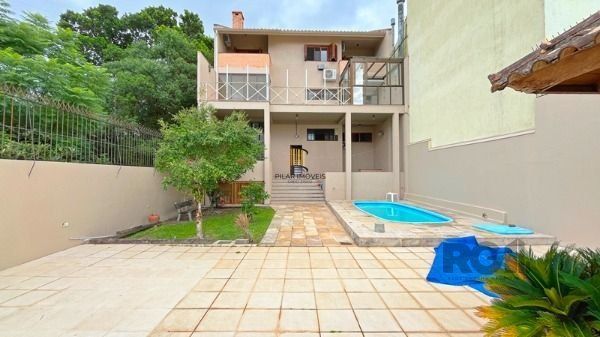 Casa 3 dormitórios no bairro Nonoai