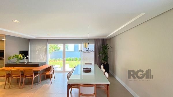 Casa Condominio para Venda - 364m², 3 dormitórios, sendo 3 suites, 2 vagas - Pedra Redonda