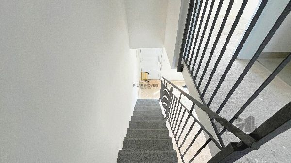 Casa em Porto Alegre, no bairro Vila Nova, com 2 dormitório(s), e 2 banheiros, à venda.