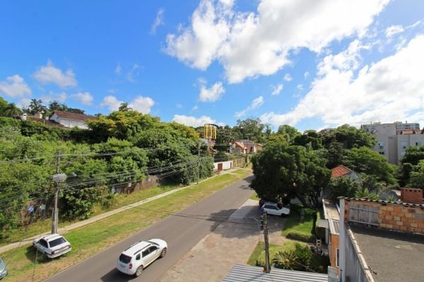 Casa Condominio em Porto Alegre, no bairro Ipanema, com 2 dormitório(s), e 2 banheiros, à venda.