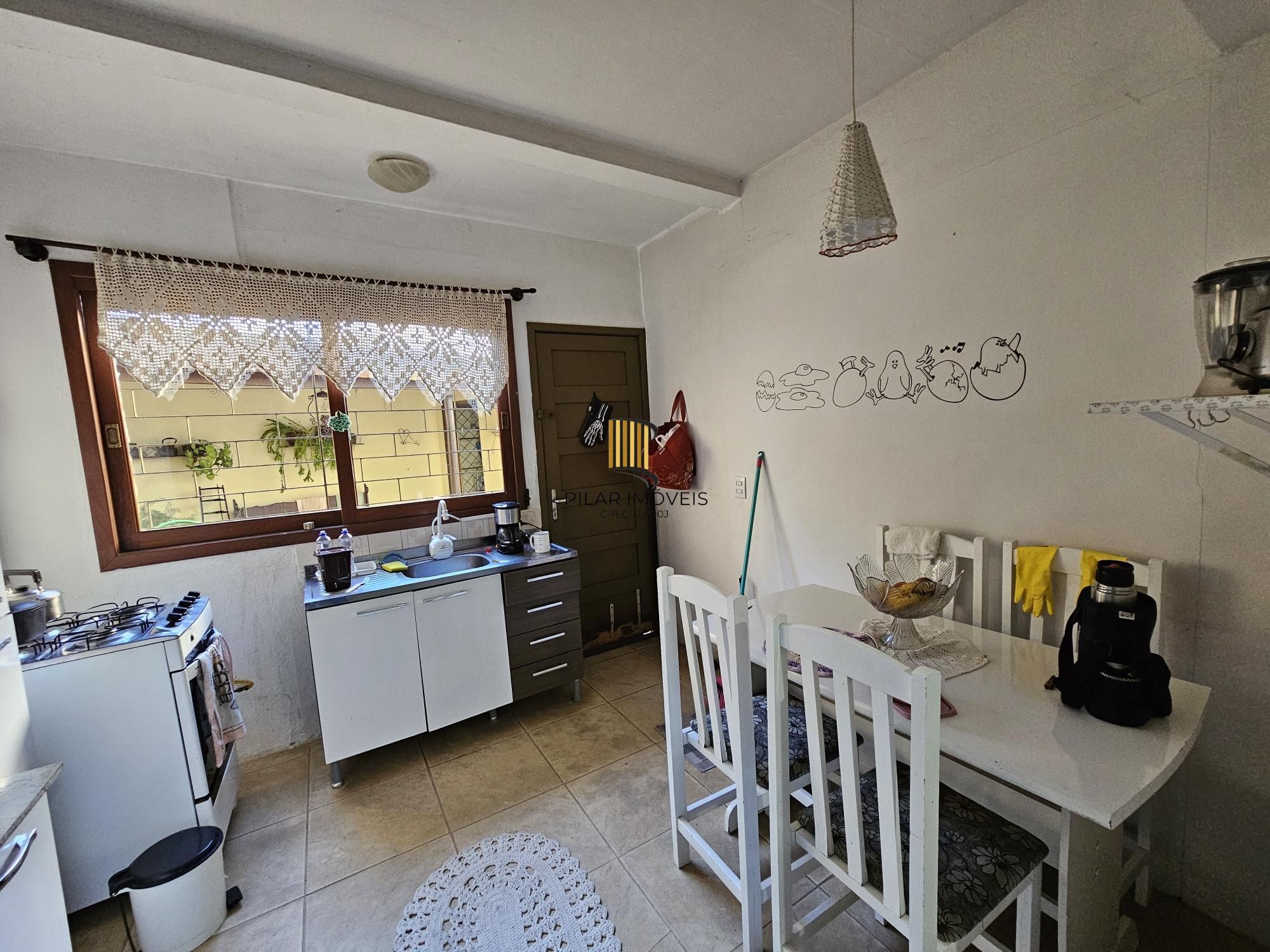 Casa 3 dormitórios no bairro Hípica