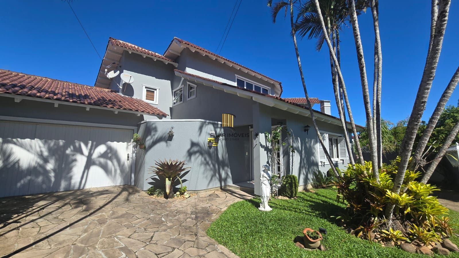 Casa em Porto Alegre, no bairro Ipanema, com 3 dormitório(s), à venda.