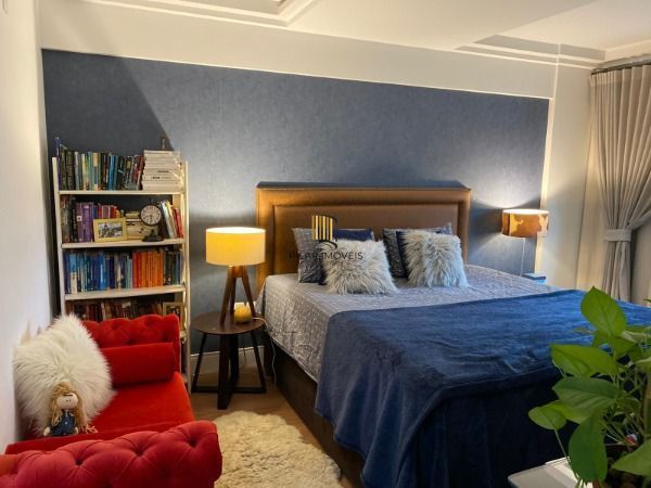 Apartamento em Porto Alegre, no bairro Petrópolis, com 3 dormitório(s), e 3 banheiros, à venda.