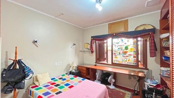 Casa para Venda - 320m², 5 dormitórios, sendo 3 suites, 8 vagas - Ipanema