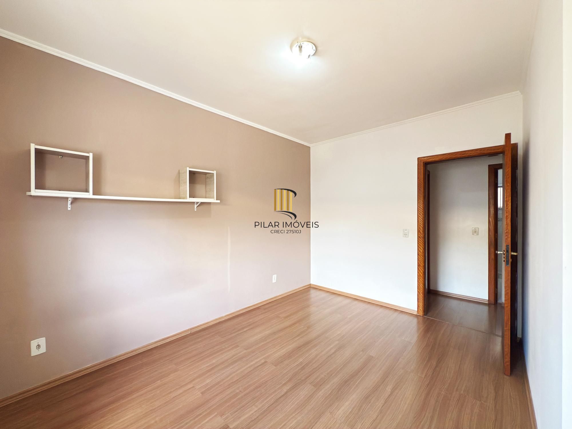 Casa Condominio em Porto Alegre, no bairro Aberta dos Morros, com 2 dormitório(s), e 2 banheiros, à venda.