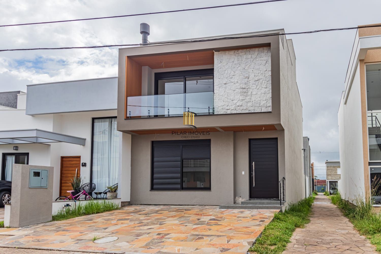 Sobrado  Condominio Amalffi com 03 suites - 180m² zona Sul de Porto Alegre