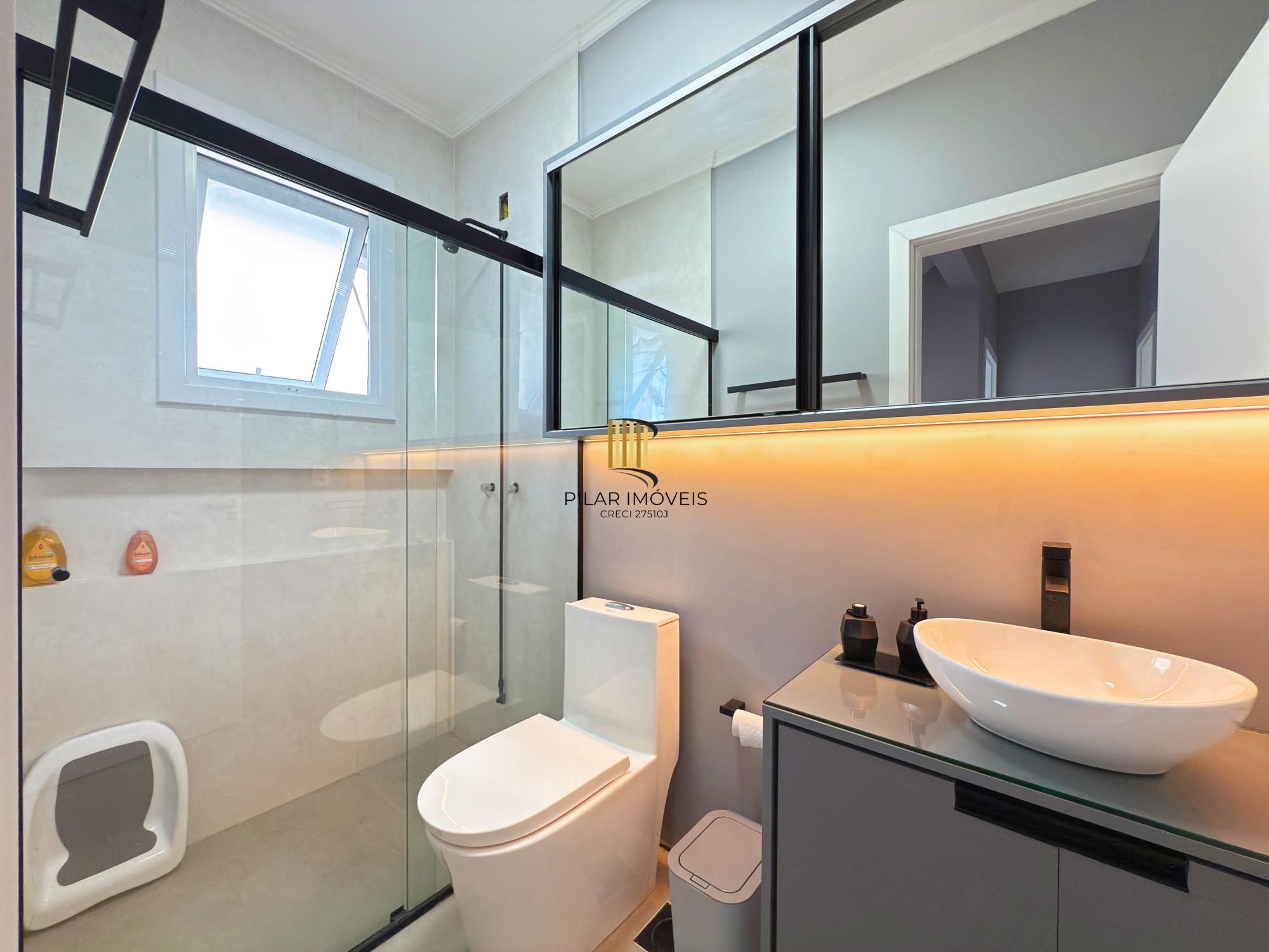 Casa moderna com 3 dormitórios com pátio grande e vista para o Rio Guaíba!