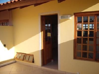 Residência com 4 dormitórios sendo 1 suites no Bairro Guarujá.