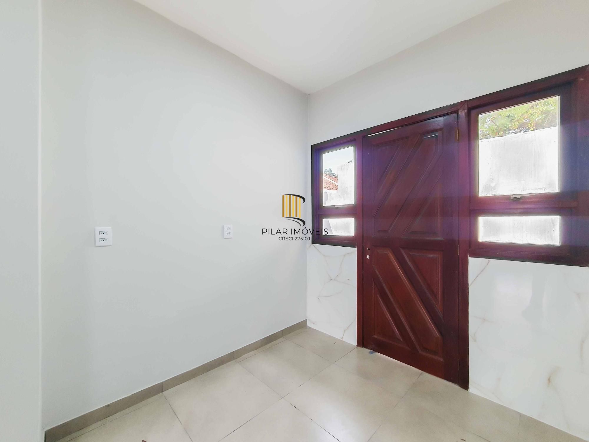 No bairro Hípica residência térrea com 2 dormitórios