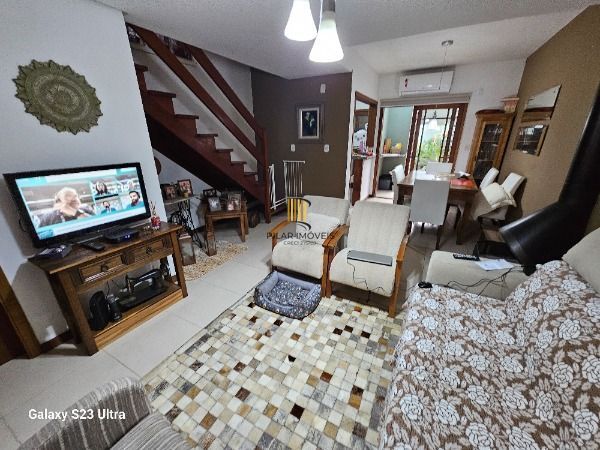 Casa Condominio em Porto Alegre, no bairro Ipanema, com 3 dormitório(s), e 3 banheiros, à venda.