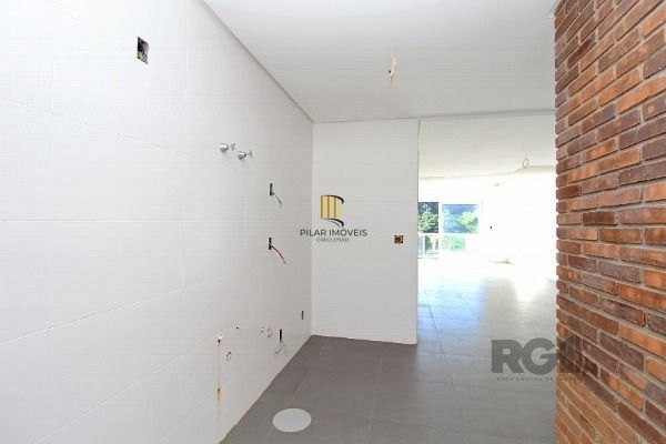 Sobrado para Venda - 100m², 3 dormitórios, sendo 3 suites, 2 vagas - Portal Do Guarujá