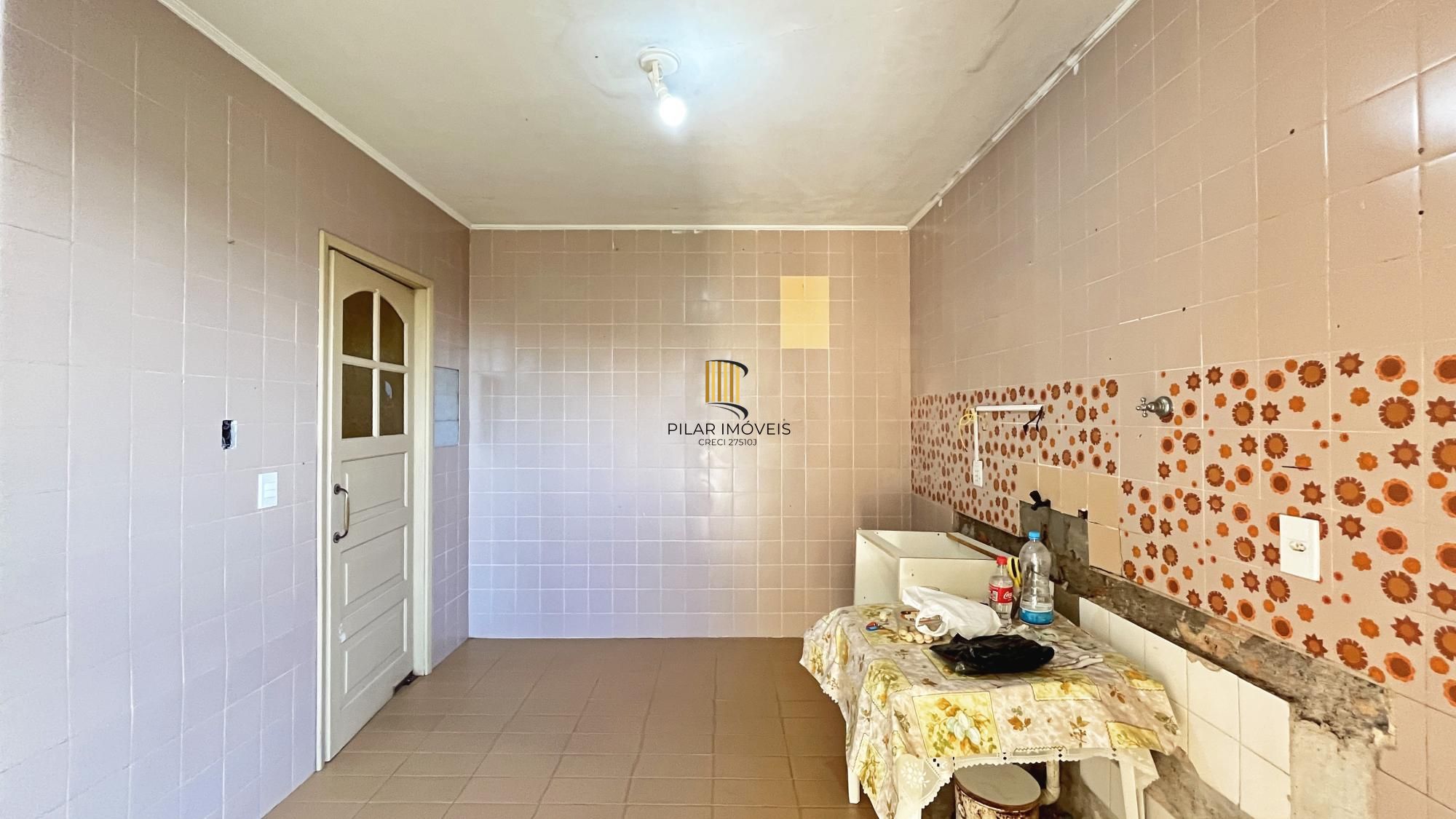 Casa 4 dormitórios no bairro Glória