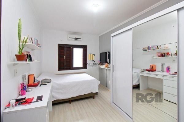 Casa Condominio para Venda - 137m², 3 dormitórios, sendo 1 suites, 3 vagas - Hípica