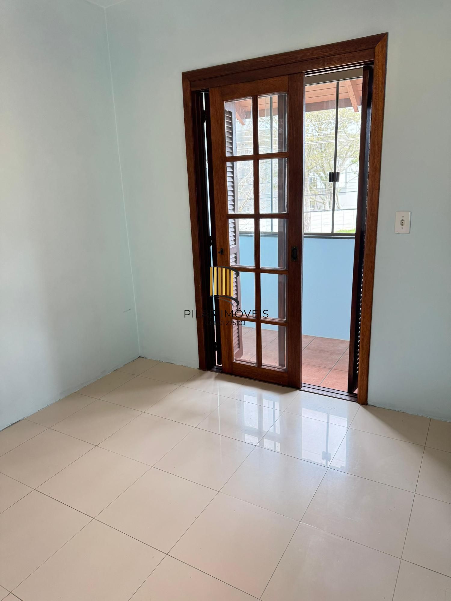 No bairro Serraria, casa em condomínio com 3 dormitórios