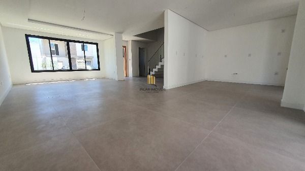 Casa Condominio em Porto Alegre, no bairro Ipanema, com 3 dormitório(s), e 3 banheiros, à venda.