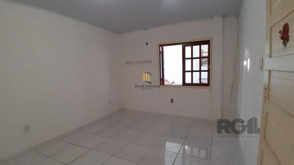 Casa em Porto Alegre, no bairro Restinga, com 2 dormitório(s), e 2 banheiros, à venda.