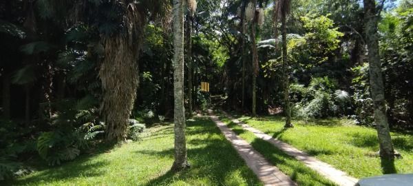 Terreno em Porto Alegre, no bairro Pedra Redonda, à venda.