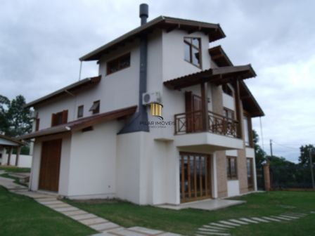 Casa para Venda - 300m², 3 dormitórios, sendo 1 suites, 4 vagas - Vila Nova