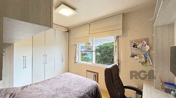 Apartamento em Porto Alegre, no bairro Teresópolis, com 2 dormitório(s), e 2 banheiros, à venda.
