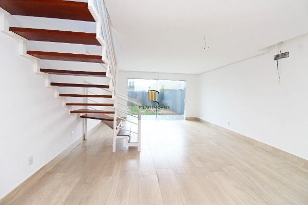 Casa para Venda - 120m², 3 dormitórios, sendo 1 suites, 2 vagas - Hípica