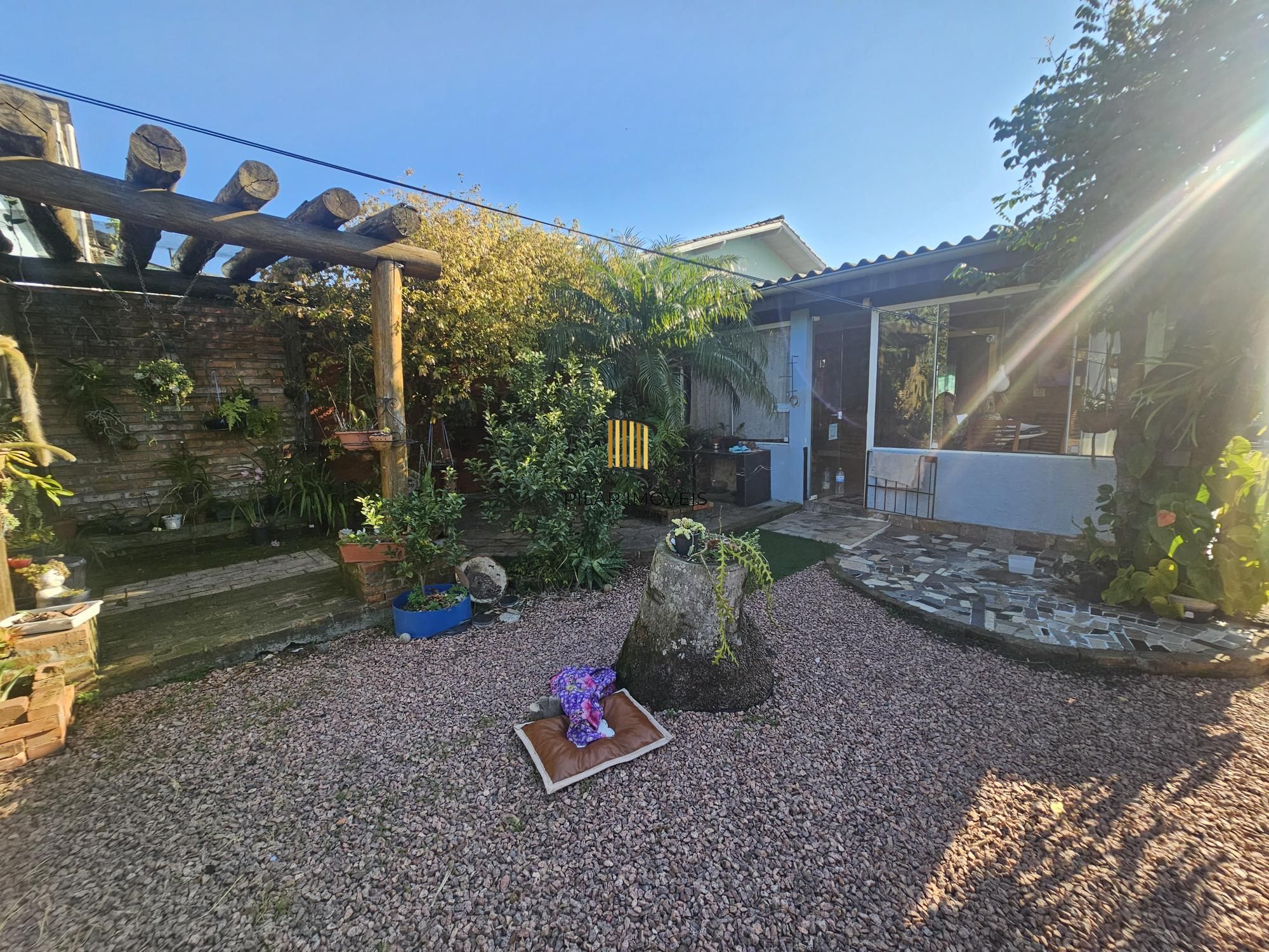 Casa para Venda - 79.22m² 2 dormitórios, + casa de 1 dormitório nos fundos, piscina e quiosque com churrasqueira - Espirito Santo